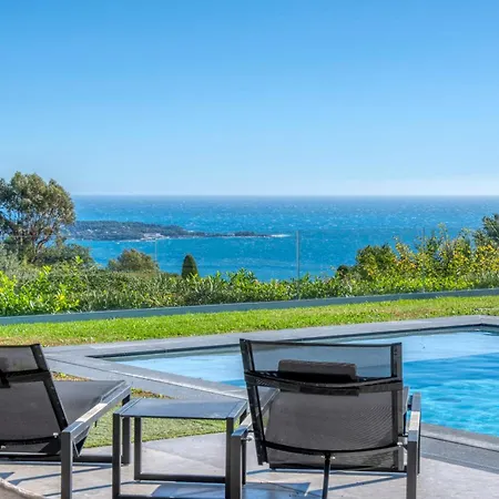Ref 2017 - - Sea View For Rent *