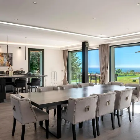 Villa Ref 2017 - - Sea View For Rent *