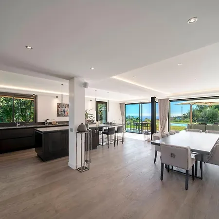 Villa Ref 2017 - - Sea View For Rent Cannes