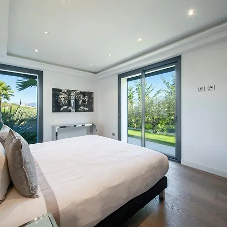 Ref 2017 - - Sea View For Rent