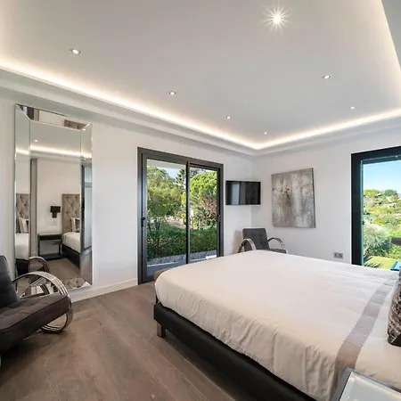Ref 2017 - - Sea View For Rent *